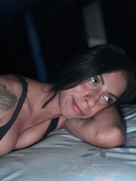 Nacktes geleaktes OnlyFans-Foto von Mia