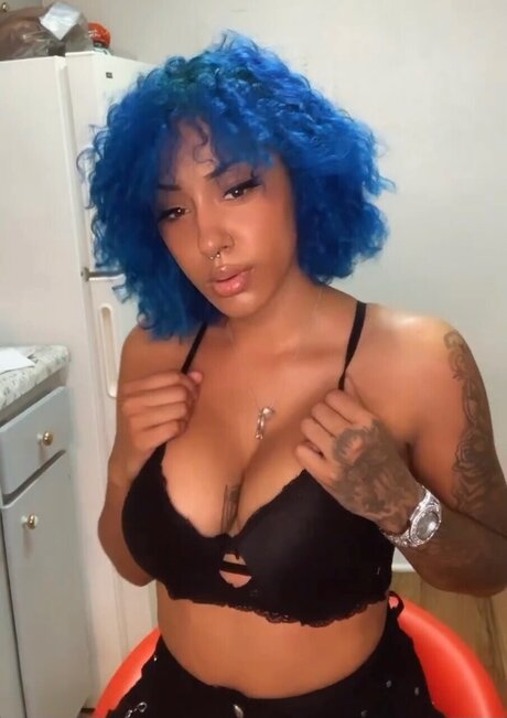 Nacktes geleaktes OnlyFans-Foto von Mias Playroom