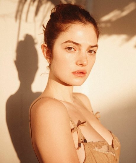 Eve Dumon