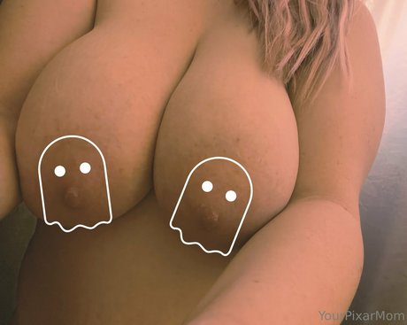 Nacktes geleaktes OnlyFans-Foto von Yourpixarmom