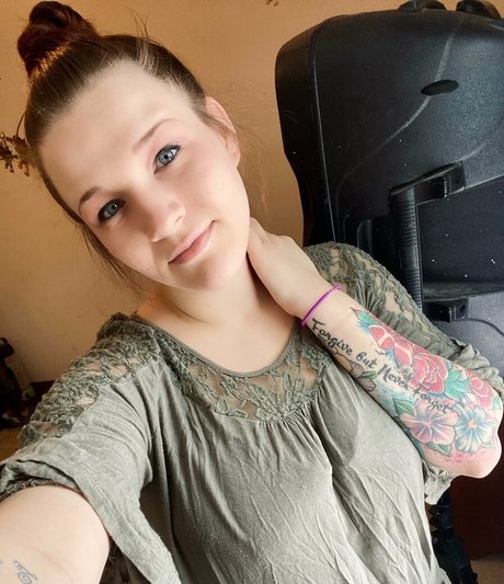 Nacktes geleaktes OnlyFans-Foto von Tabbybbby