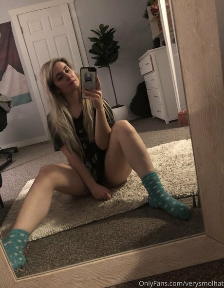 Nacktes geleaktes OnlyFans-Foto von Verysmolhat