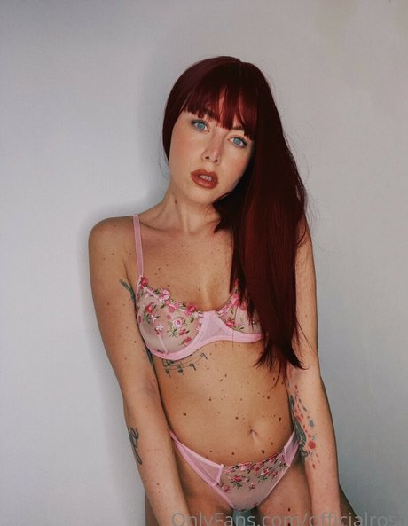 Nacktes geleaktes OnlyFans-Foto von Officialrosa
