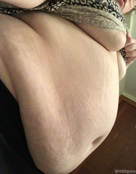 Nacktes geleaktes OnlyFans-Foto von Mbbyxox