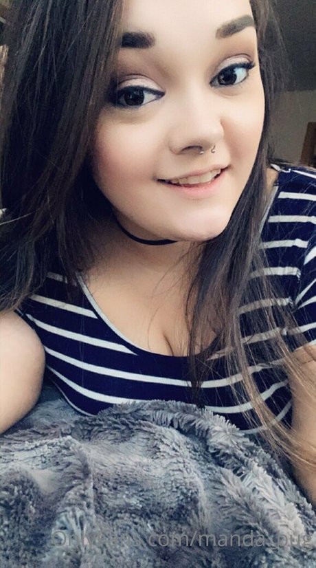 Nacktes geleaktes OnlyFans-Foto von Mandabug