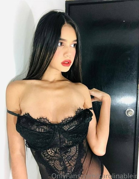 Nacktes geleaktes OnlyFans-Foto von Carolinableirder