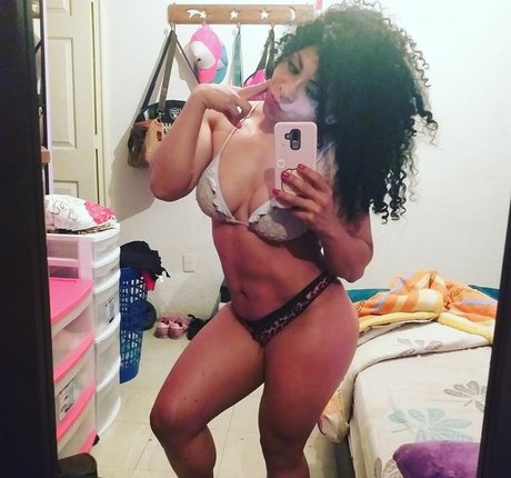 Nacktes geleaktes OnlyFans-Foto von Antonellachinita