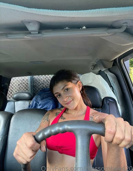 Nacktes geleaktes OnlyFans-Foto von Blossombee420