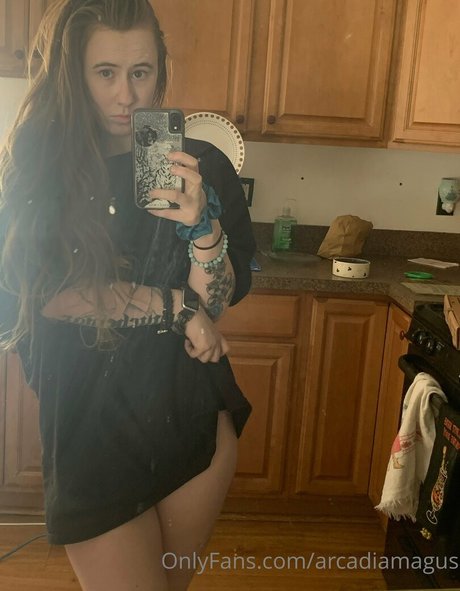 Nacktes geleaktes OnlyFans-Foto von Hadesthedevilwoman