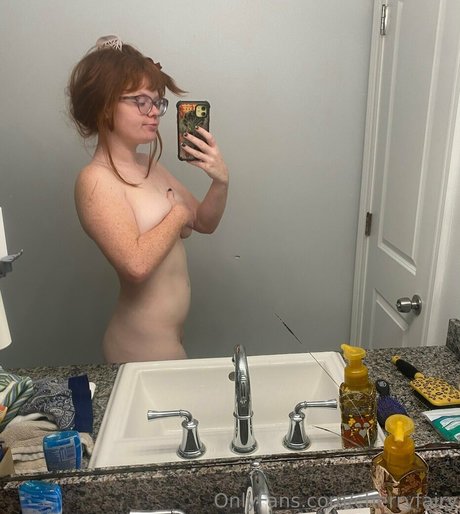 Nacktes geleaktes OnlyFans-Foto von Cherryfairy