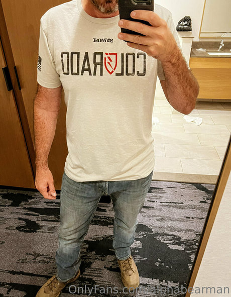 Nacktes geleaktes OnlyFans-Foto von Alphabearman