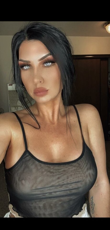 Nacktes geleaktes OnlyFans-Foto von Veena Violetta