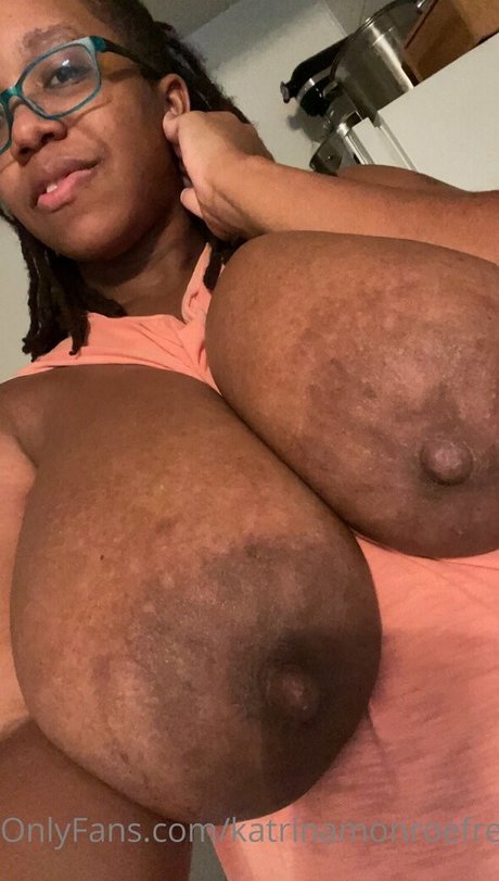 Nacktes geleaktes OnlyFans-Foto von Katrinamonroefree