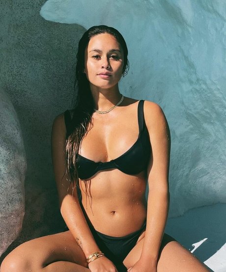 Nacktes geleaktes OnlyFans-Foto von Alessa Holloway