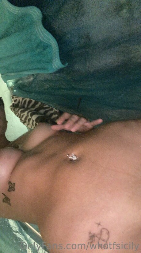 Nacktes geleaktes OnlyFans-Foto von Whotfsicily