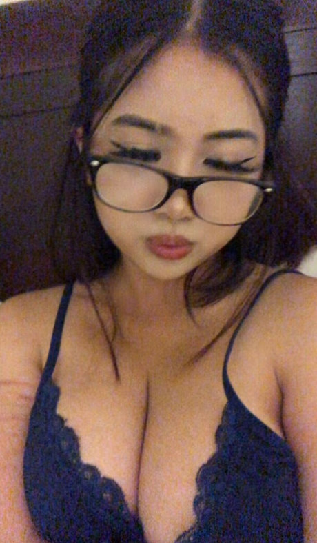 Nacktes geleaktes OnlyFans-Foto von Ninannguyyen