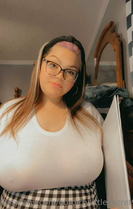 Nacktes geleaktes OnlyFans-Foto von Ourdirtylittlesecret96