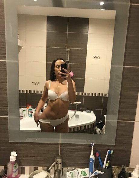 Nacktes geleaktes OnlyFans-Foto von Sweetmandyyy