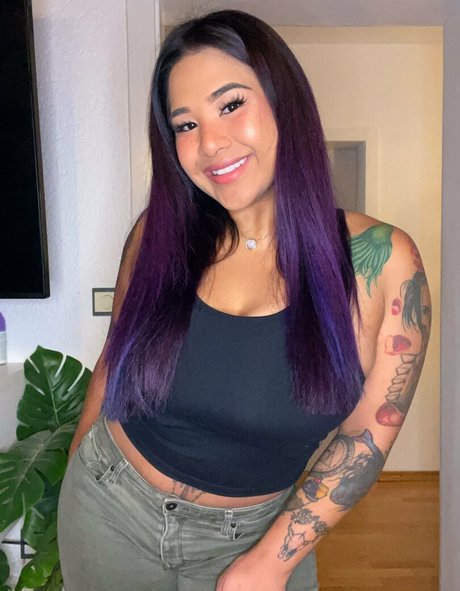 Nacktes geleaktes OnlyFans-Foto von Desireedeep