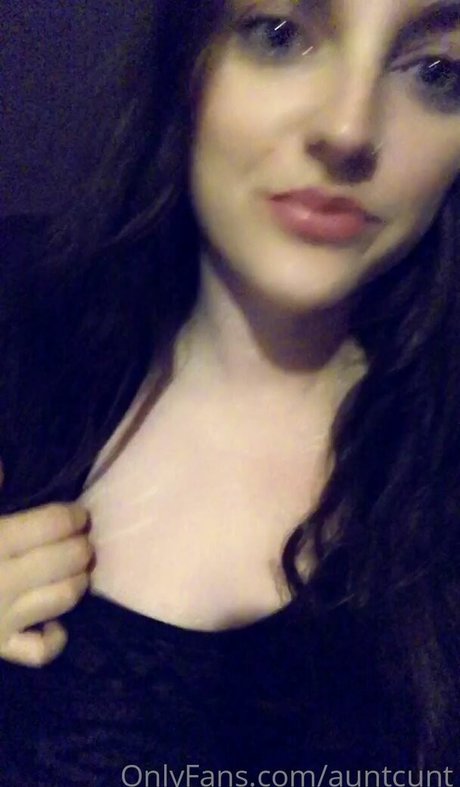 Nacktes geleaktes OnlyFans-Foto von Auntcunt