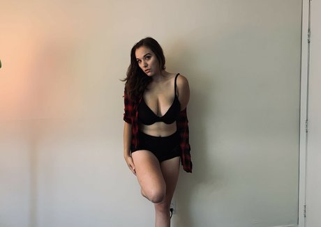 Nacktes geleaktes OnlyFans-Foto von Asmrkitten