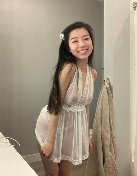 Nacktes geleaktes OnlyFans-Foto von Jasminemilktea