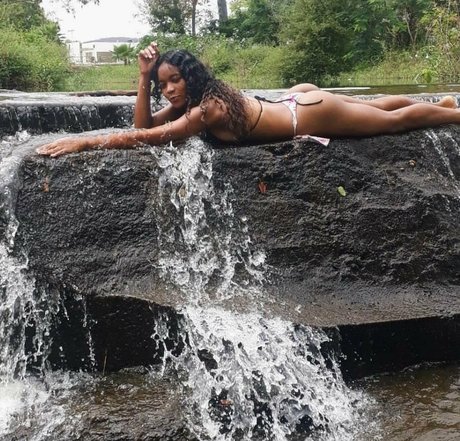 Nacktes geleaktes OnlyFans-Foto von Vanessamaite57