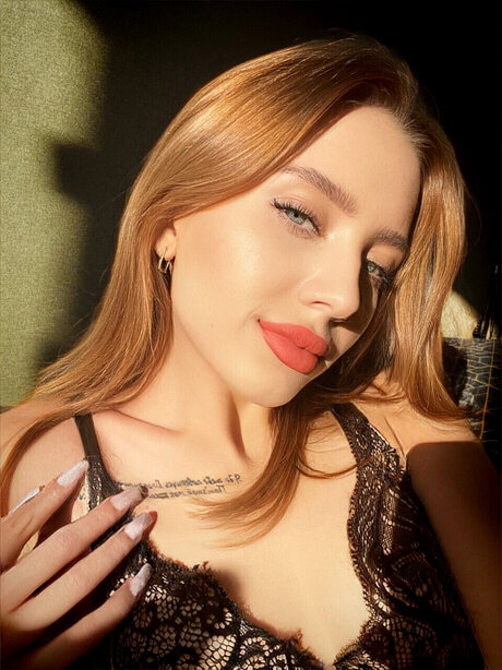 Nacktes geleaktes OnlyFans-Foto von Lily Love