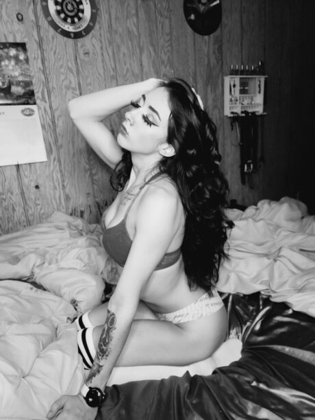 Nacktes geleaktes OnlyFans-Foto von Kyraonyx