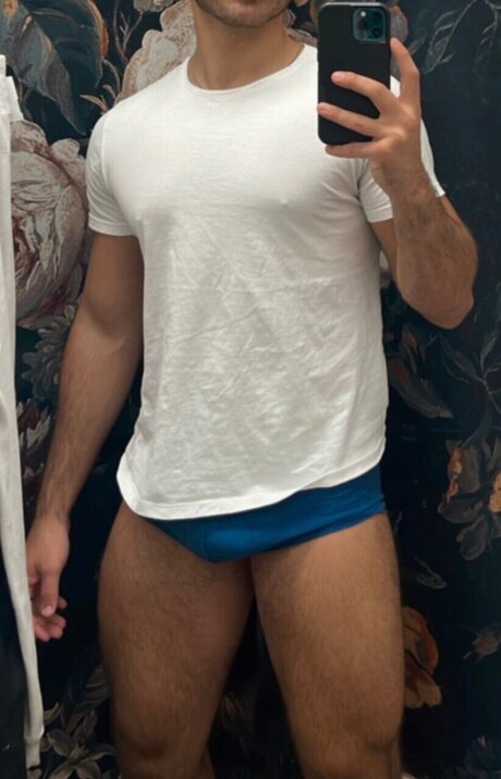 Nacktes geleaktes OnlyFans-Foto von Mlad998