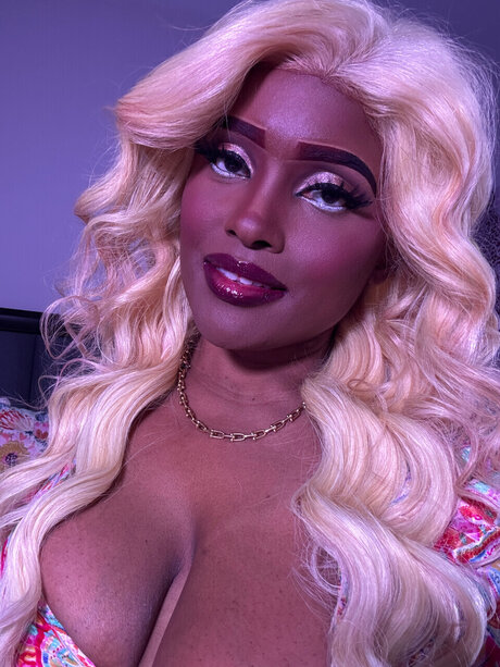 Nacktes geleaktes OnlyFans-Foto von Monet Fontaine