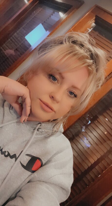 Nacktes geleaktes OnlyFans-Foto von Kate Lee