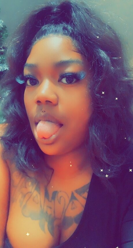 Nacktes geleaktes OnlyFans-Foto von Issa Nae Naee