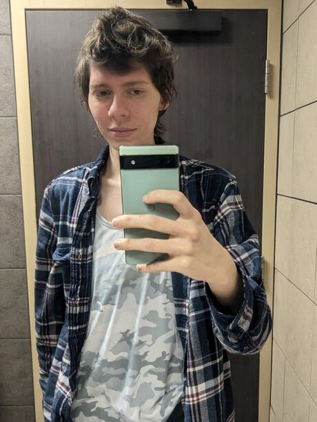 Nacktes geleaktes OnlyFans-Foto von Smalltransguy
