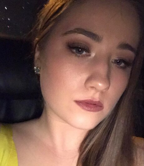 Nacktes geleaktes OnlyFans-Foto von Honey