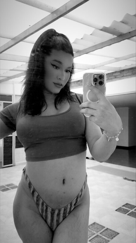 Nacktes geleaktes OnlyFans-Foto von Floryn Susana