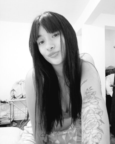 Nacktes geleaktes OnlyFans-Foto von Chloe  V1d30 C4ll Now 24hs 