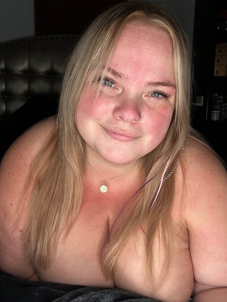 Nacktes geleaktes OnlyFans-Foto von Stardust