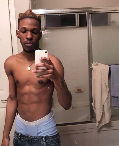 Nacktes geleaktes OnlyFans-Foto von Lil Dre 