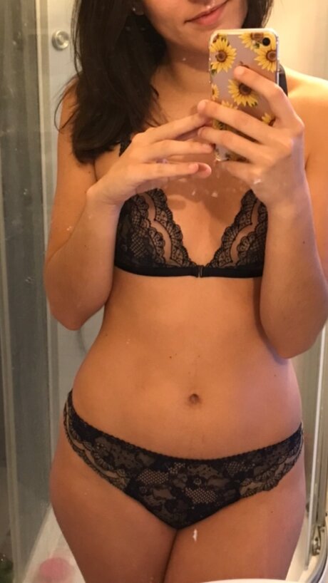 Nacktes geleaktes OnlyFans-Foto von Yumi Cherry