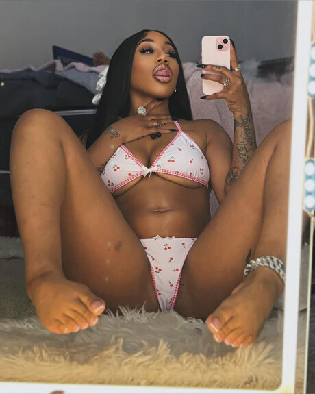 Nacktes geleaktes OnlyFans-Foto von Pretty Lipss 