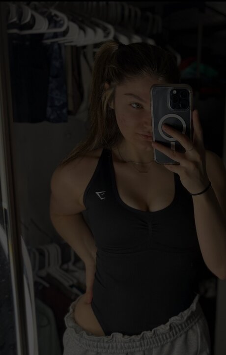 Nacktes geleaktes OnlyFans-Foto von Kjfit