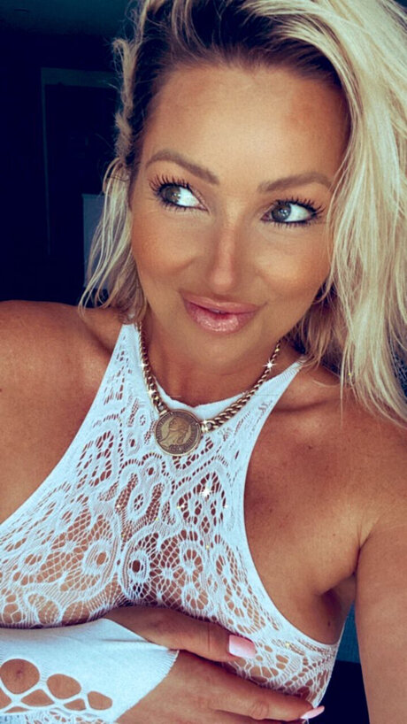 Nacktes geleaktes OnlyFans-Foto von Karly Jay