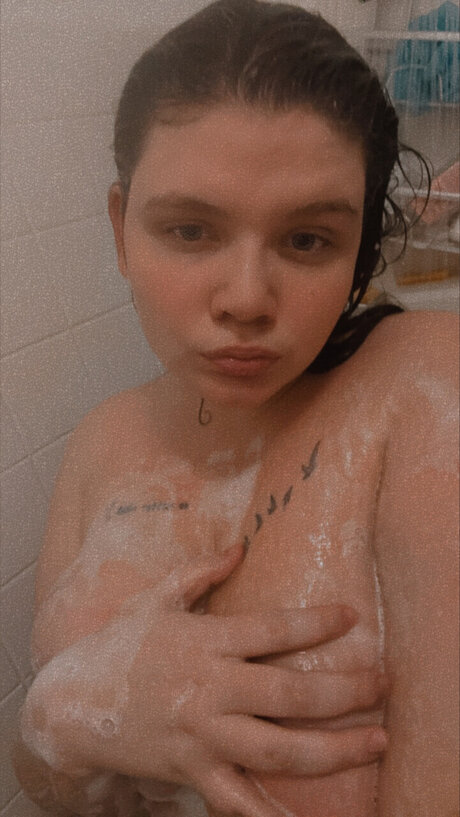 Nacktes geleaktes OnlyFans-Foto von Bigtitty Mommy