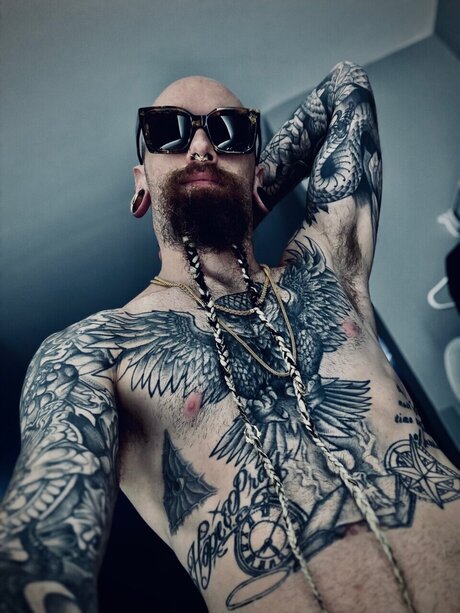 Nacktes geleaktes OnlyFans-Foto von The Viking Beard