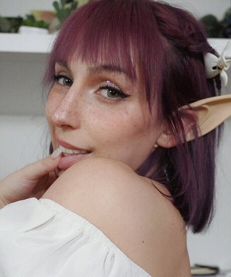 Nacktes geleaktes OnlyFans-Foto von Lily Seraphine