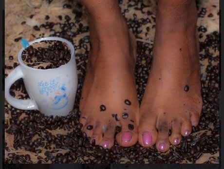 Nacktes geleaktes OnlyFans-Foto von Yummy Feet
