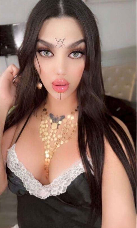 Nacktes geleaktes OnlyFans-Foto von Eva Karam