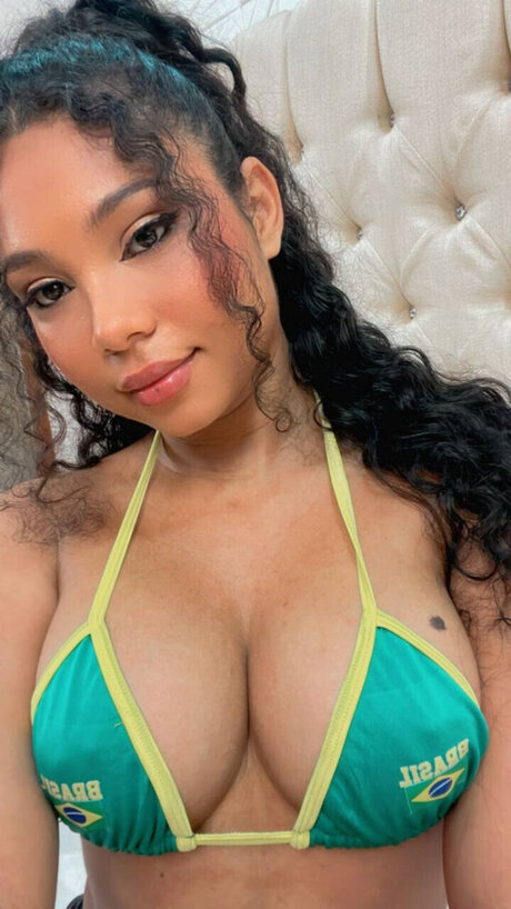 Nacktes geleaktes OnlyFans-Foto von Laura