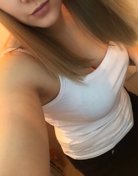 Nacktes geleaktes OnlyFans-Foto von Blondi22